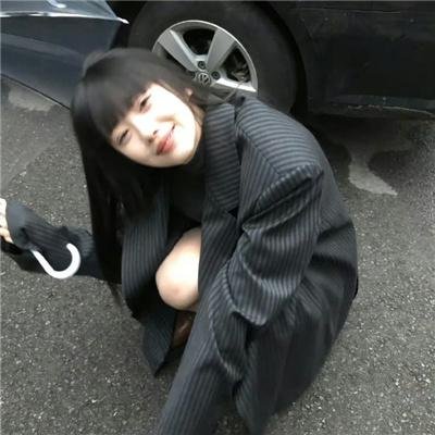 女孩的钓鱼慢活